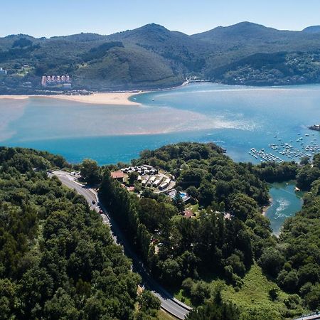 Bungalows Portuondo Parking Gratuito Мундака Екстериор снимка