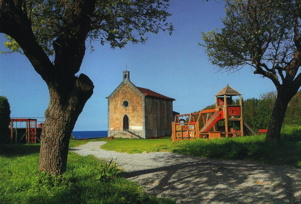 Bungalows Portuondo Parking Gratuito Мундака Екстериор снимка