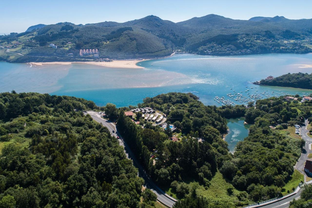 Bungalows Portuondo Parking Gratuito Мундака Екстериор снимка